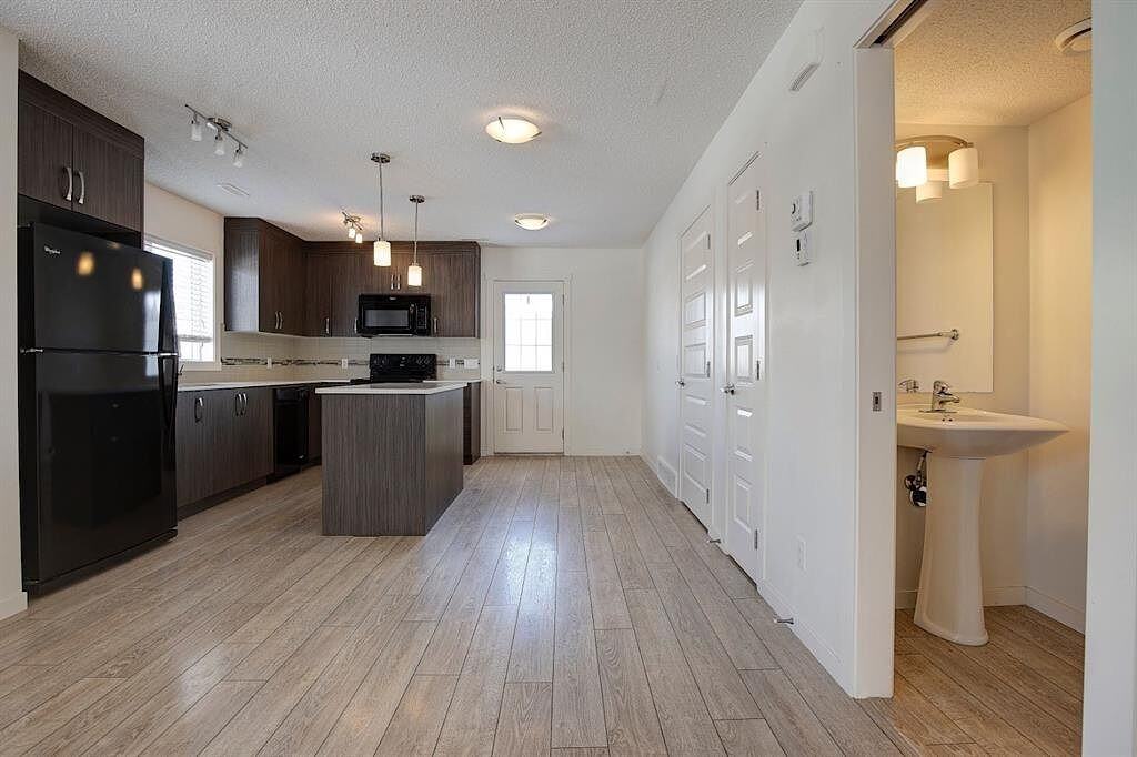 10 Auburn Bay Link Se - Photo 6 of 25