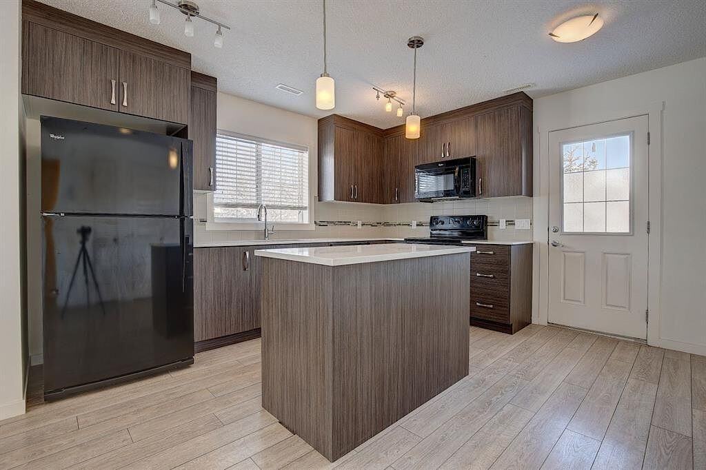 10 Auburn Bay Link Se - Photo 7 of 25