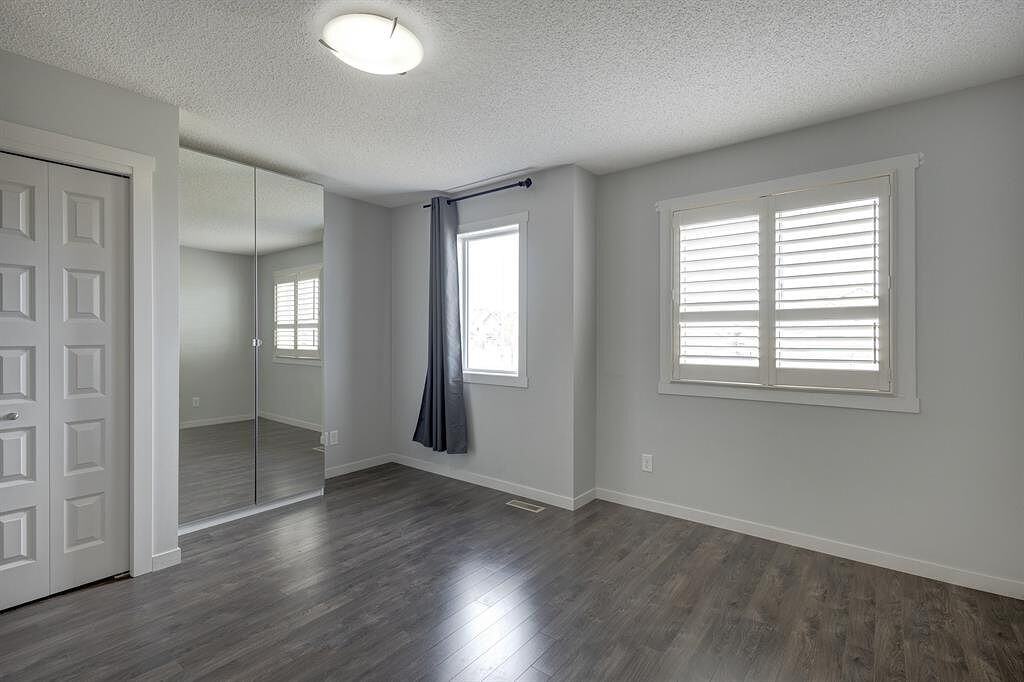 312 Mckenzie Towne Link Se - Photo 4 of 22