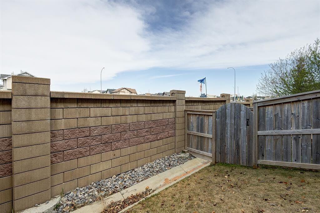 312 Mckenzie Towne Link Se - Photo 7 of 22