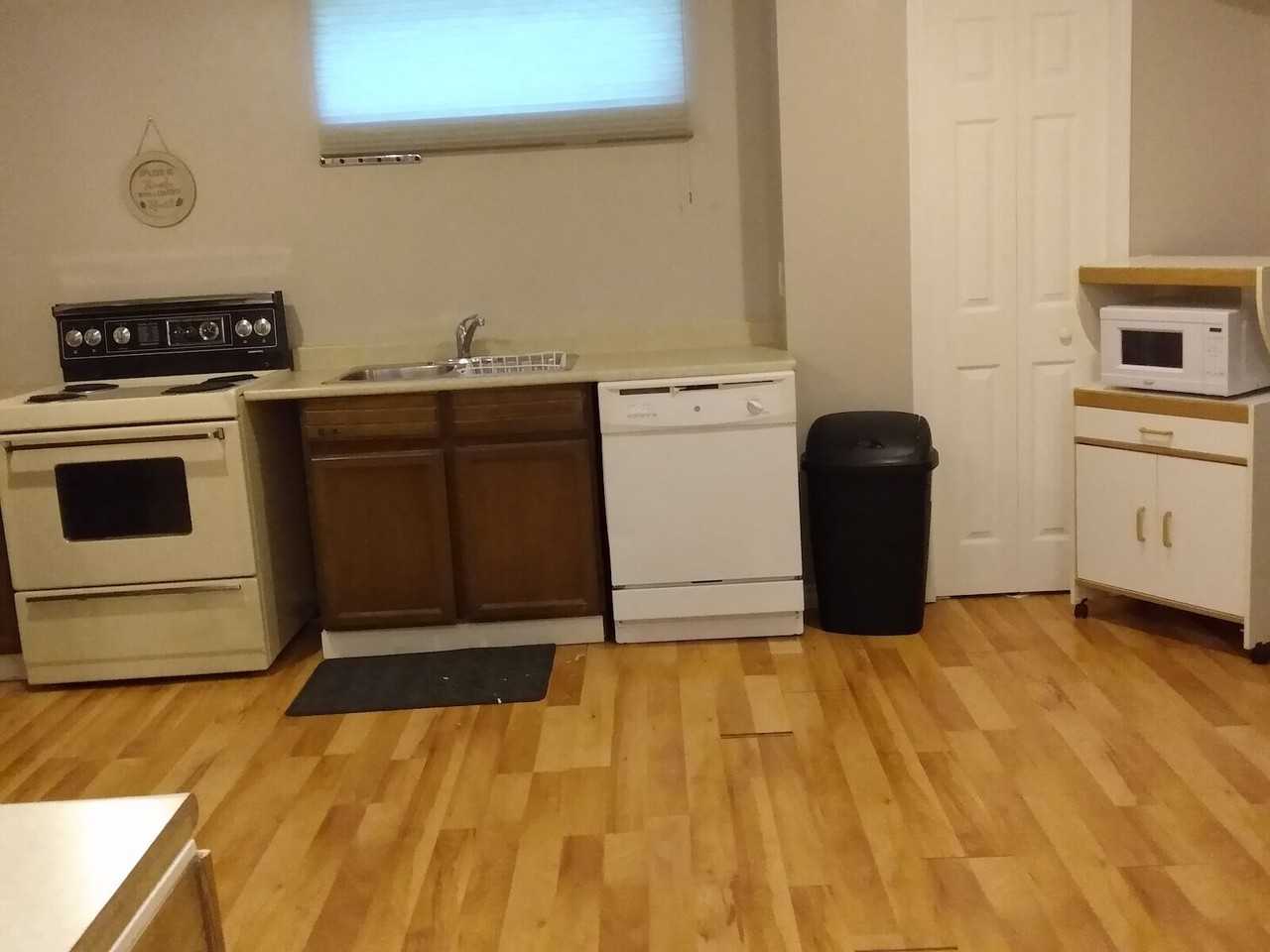319 Weber Way Nw - Photo 7 of 12