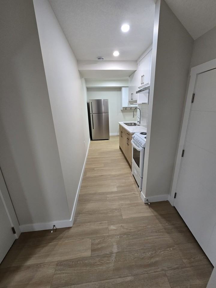 Carringford Cl Nw - Photo 7 of 30