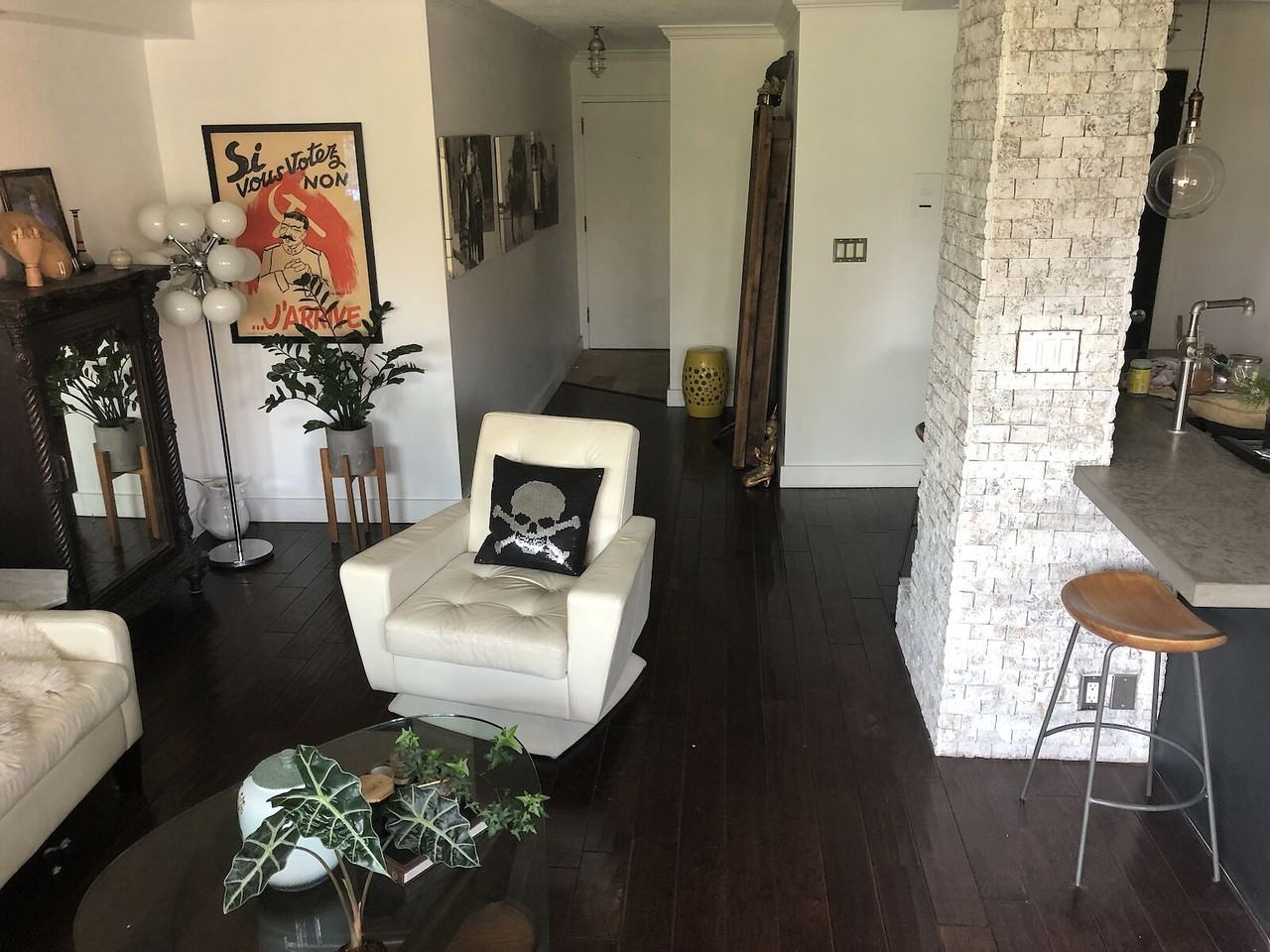 523 15 Ave Sw - Photo 2 of 8
