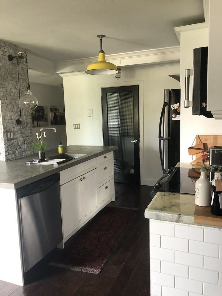 523 15 Ave Sw - Photo 3 of 8