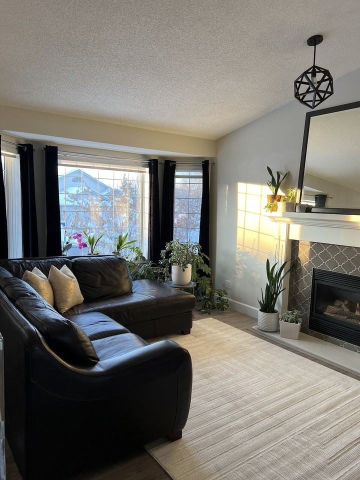 519 Sheep River Close - Photo 4 of 28