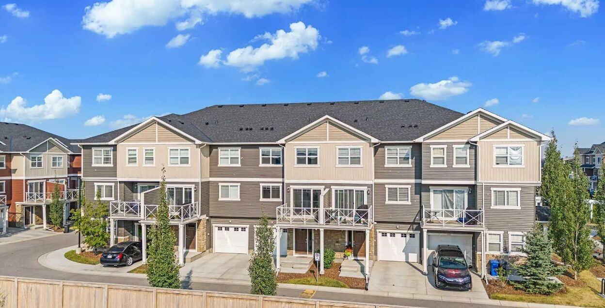 709 Skyview Ranch Grove Ne - Photo 3 of 30