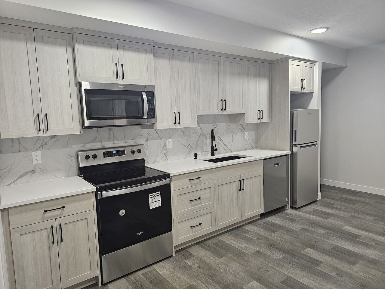 8245 8a Ave Sw - Photo 2 of 16