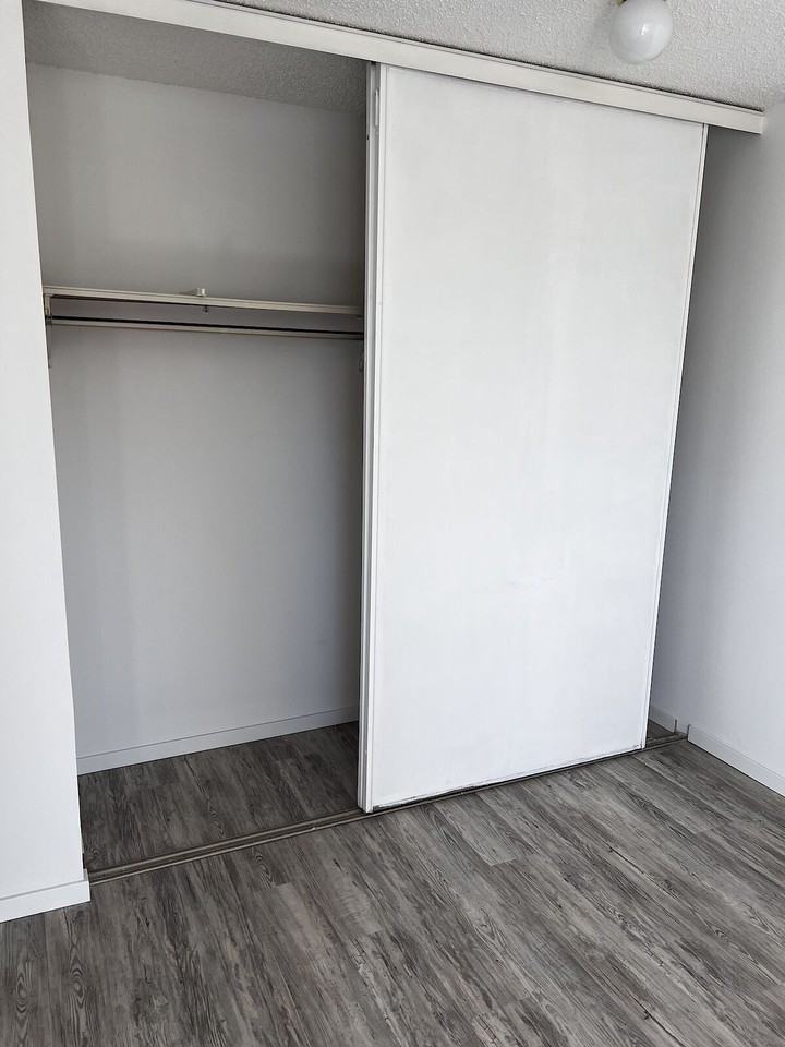 924 Dorchester Square Apt Tower - Photo 3 of 25