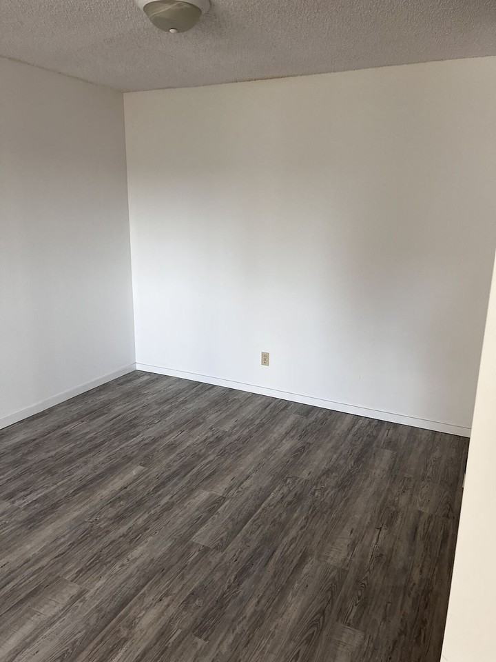 924 Dorchester Square Apt Tower - Photo 6 of 25