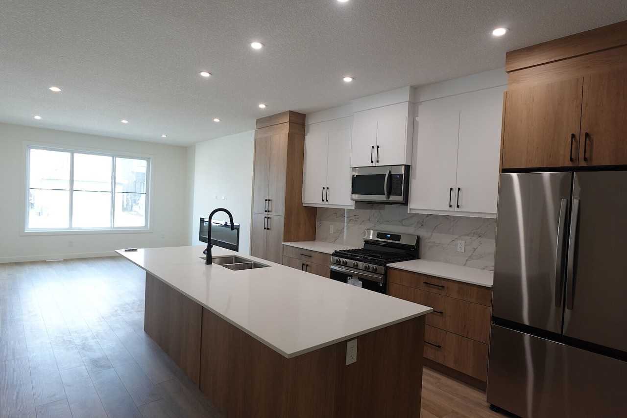 224 28 St Sw - Photo 5 of 36