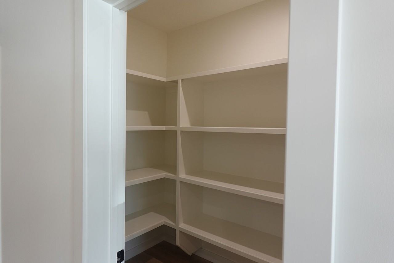 224 28 St Sw - Photo 6 of 36