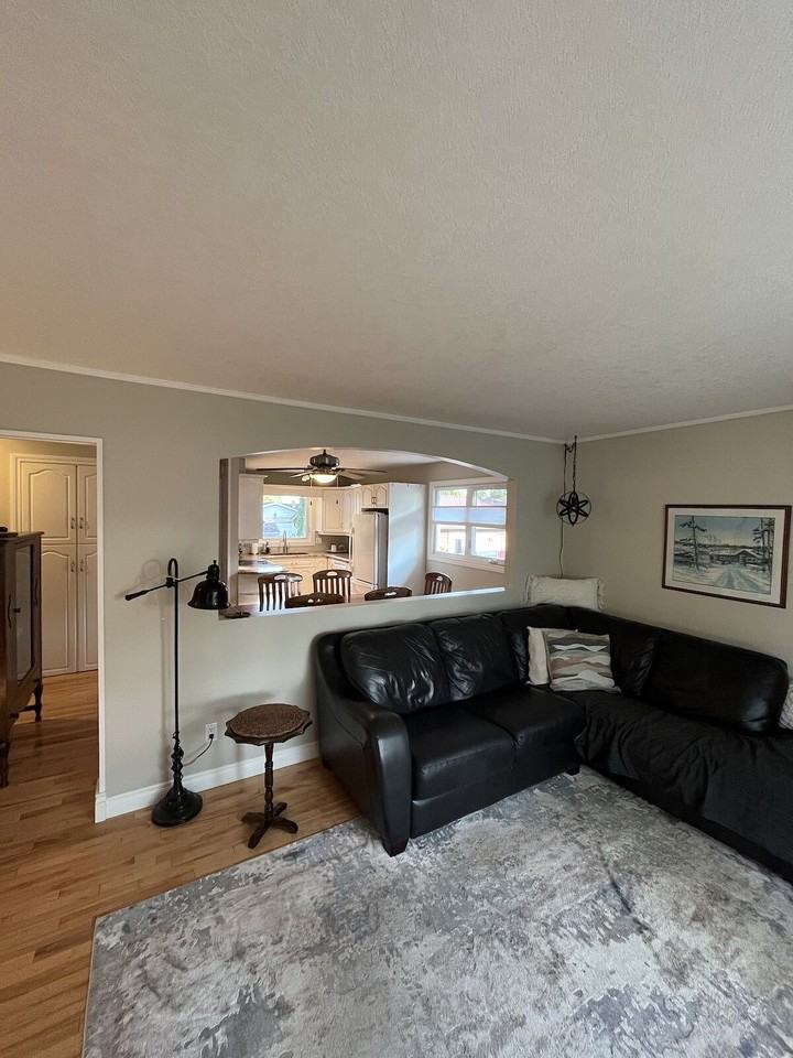 10004 96a Ave - Photo 5 of 17