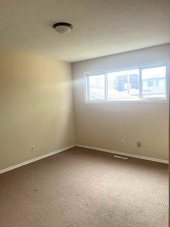 625 -625 15 St Nw - Photo 3 of 7