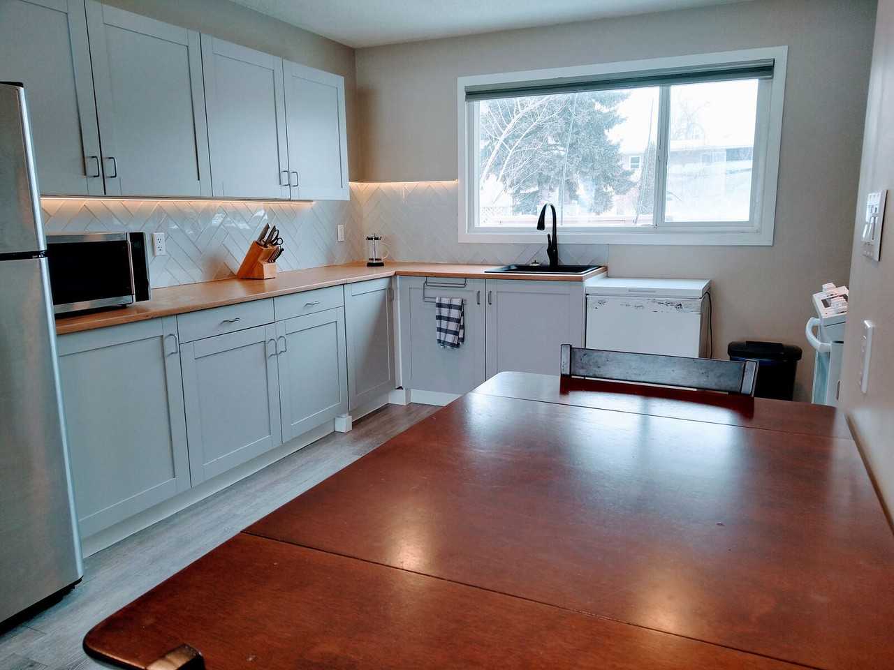 5719 105 St Nw - Photo 7 of 39