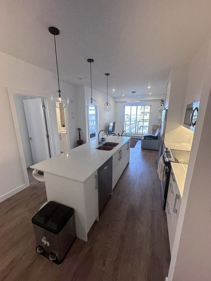 63 - 63 Corner Glen Crois. Ne - Photo 3 of 22