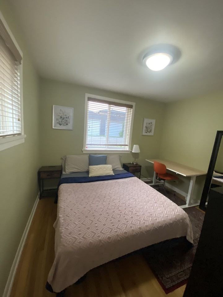 1634 - 1634 18 Ave Nw - Photo 2 of 15