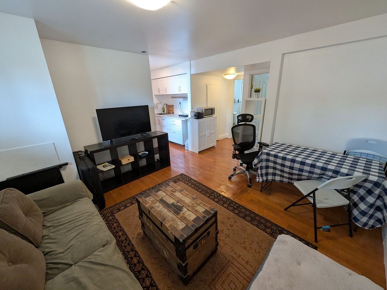 3719 Logan Cres Sw - Photo 5 of 19