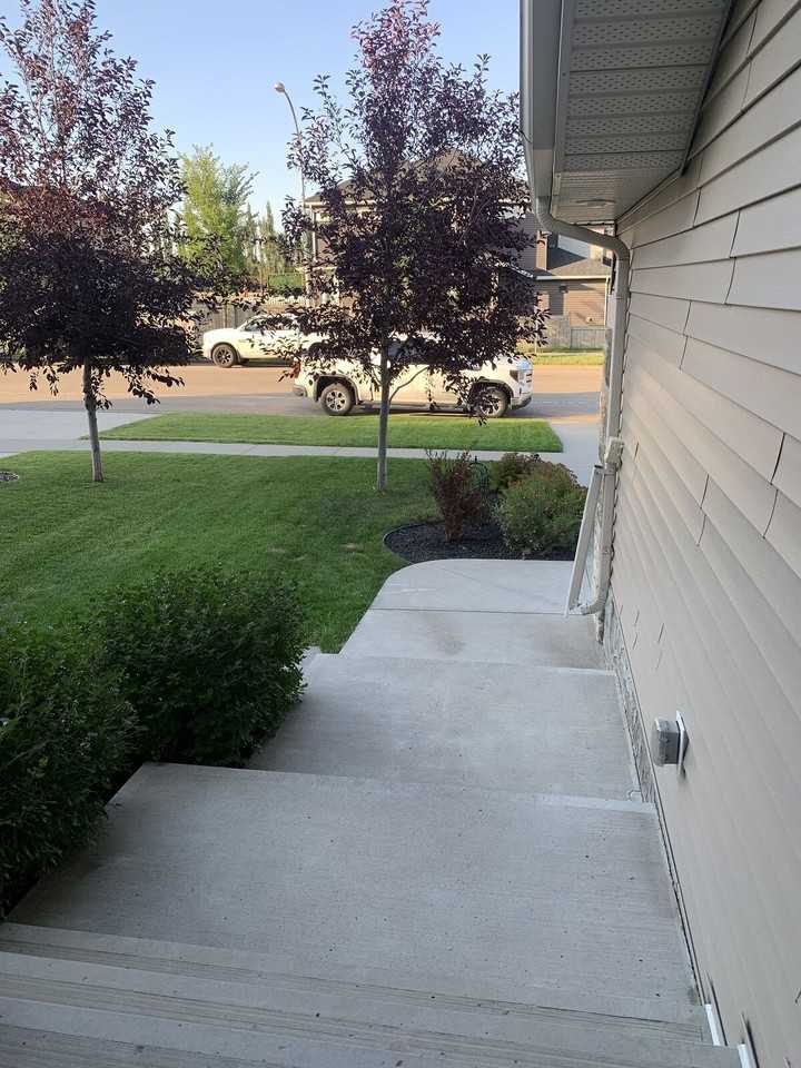 139 Amberley Way - Photo 2 of 11