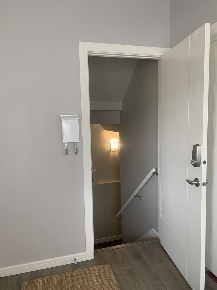 139 Amberley Way - Photo 3 of 11