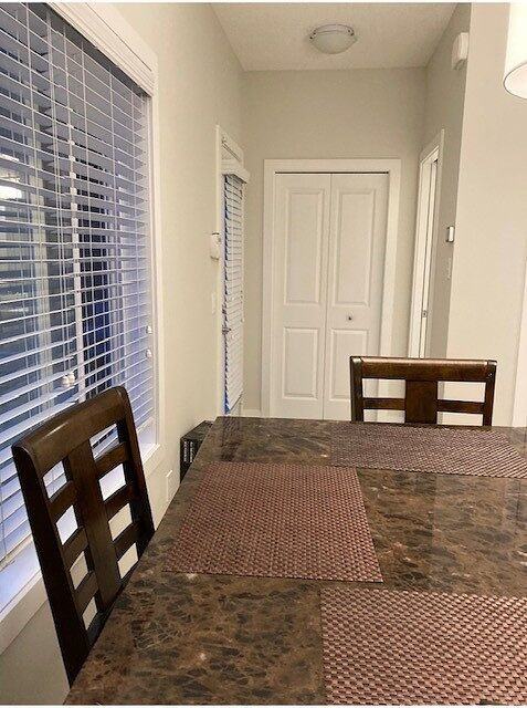 25 -25 Walcrest Gate Se - Photo 5 of 17