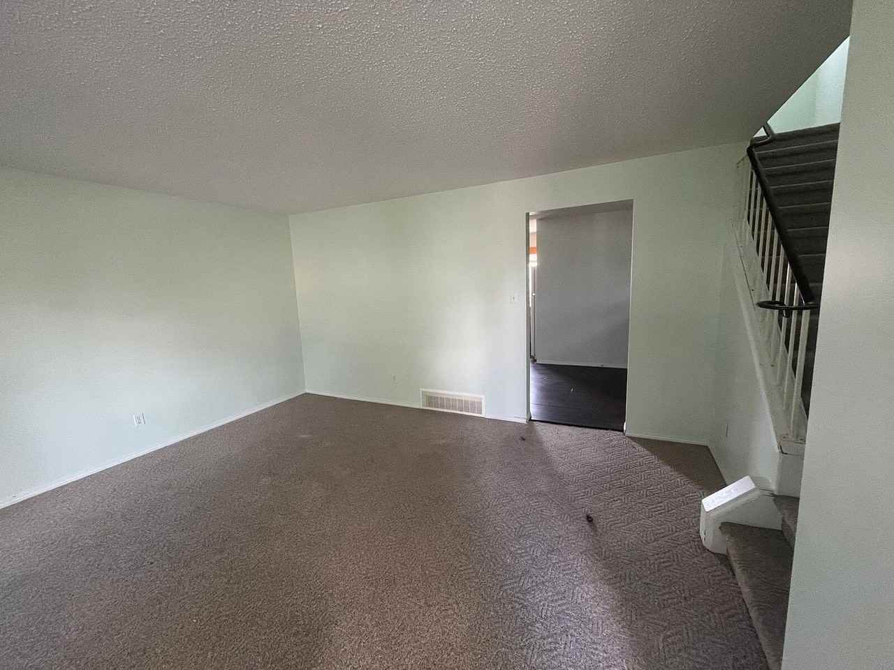 1703 - 1551 Mill Woods Rd Nw - Photo 2 of 8