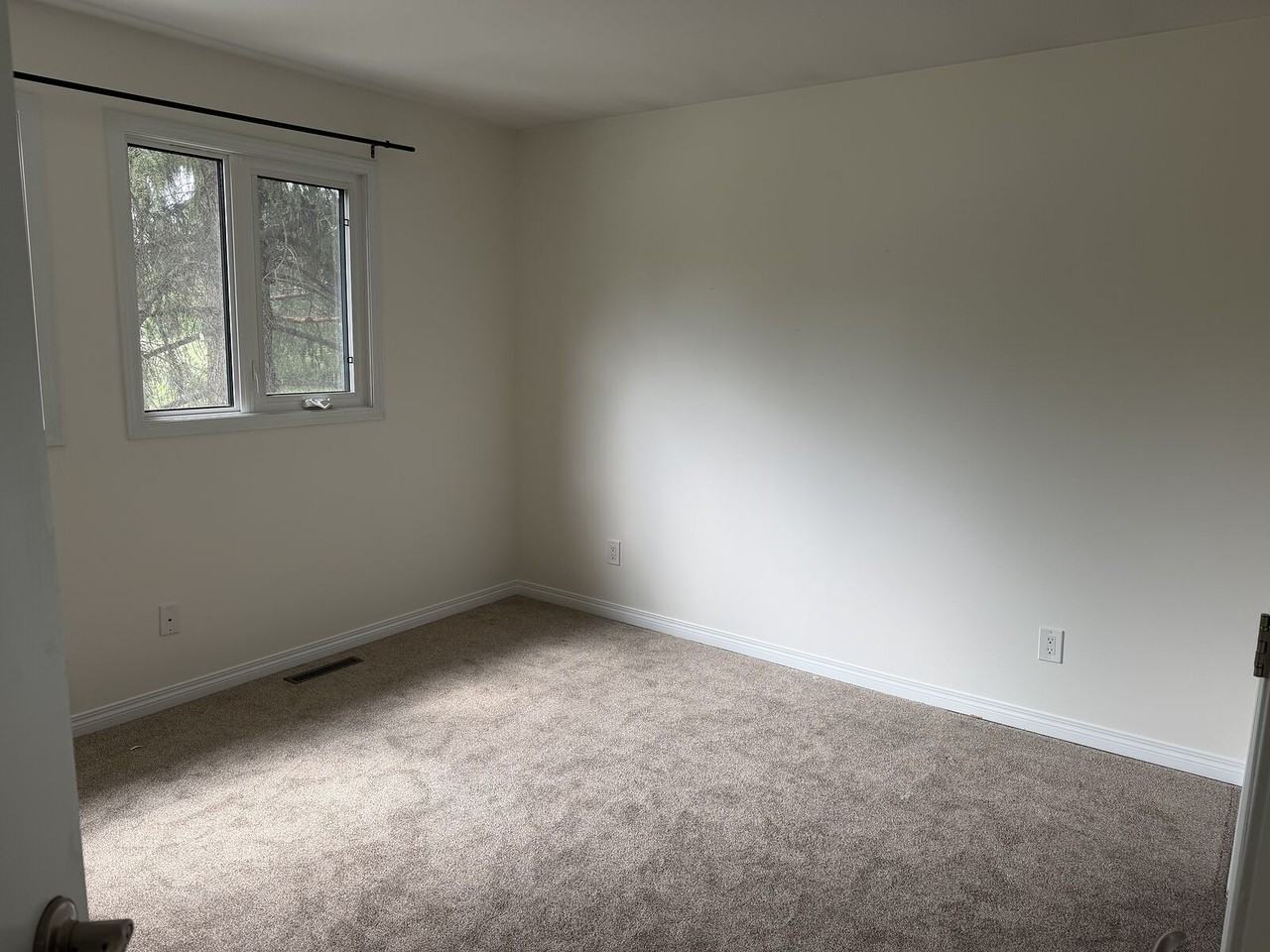 6628 124 St Nw - Photo 5 of 15