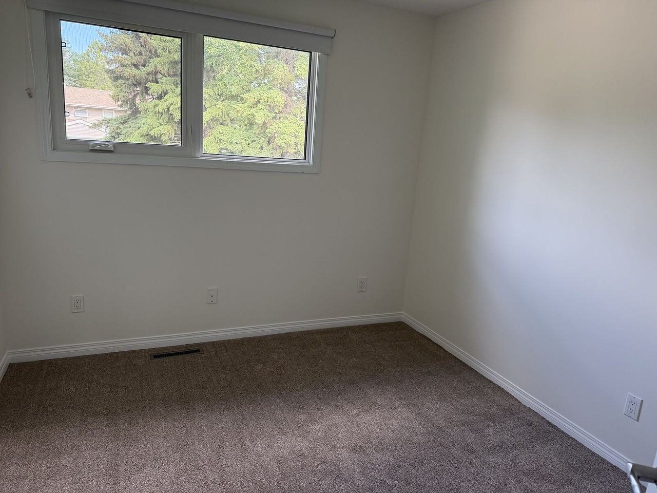 6628 124 St Nw - Photo 7 of 15