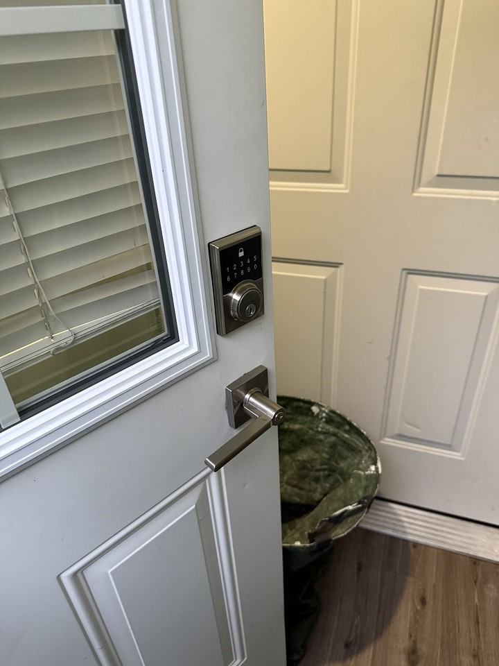 1534 11 Ave Se - Photo 2 of 13