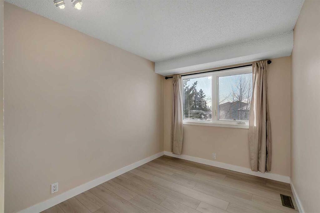 1190 - 1190 Ranchview Rd Nw - Photo 3 of 5