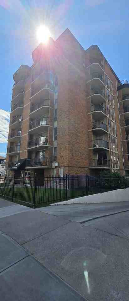 317 - 317 14 Ave Sw - Photo 2 of 17