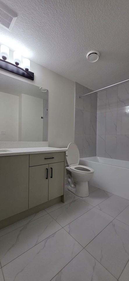 3063 200 St Nw - Photo 4 of 10