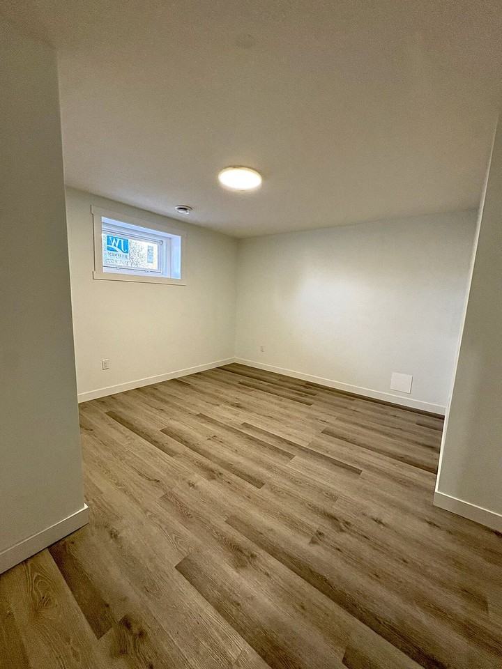 15715 105 Ave Nw - Photo 7 of 10