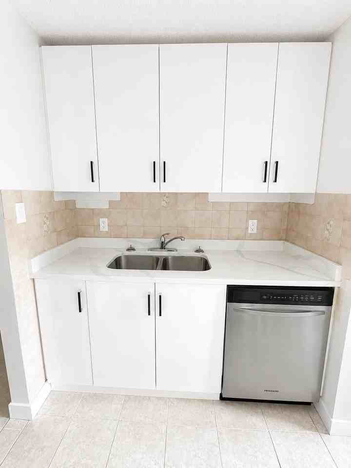 9408 149 St Nw - Photo 4 of 6