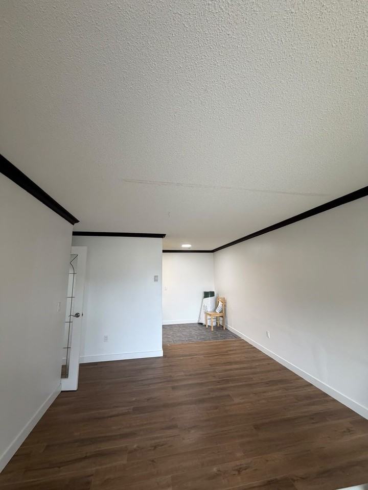 9312 104 Ave Nw - Photo 4 of 11