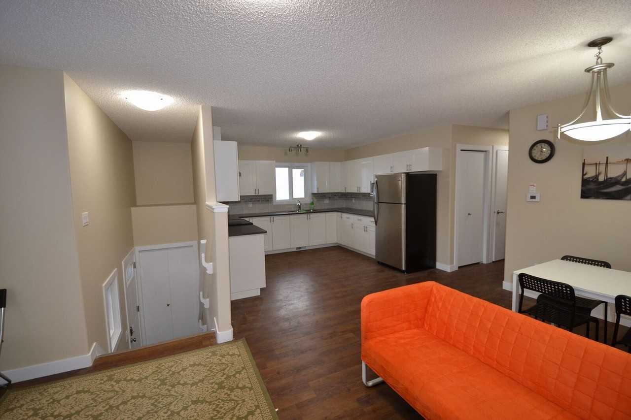 11822 69 St Nw - Photo 4 of 18