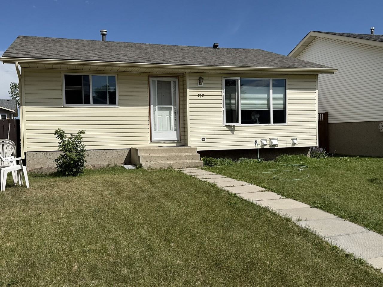 172 Castledale Way Ne - Photo 2 of 11