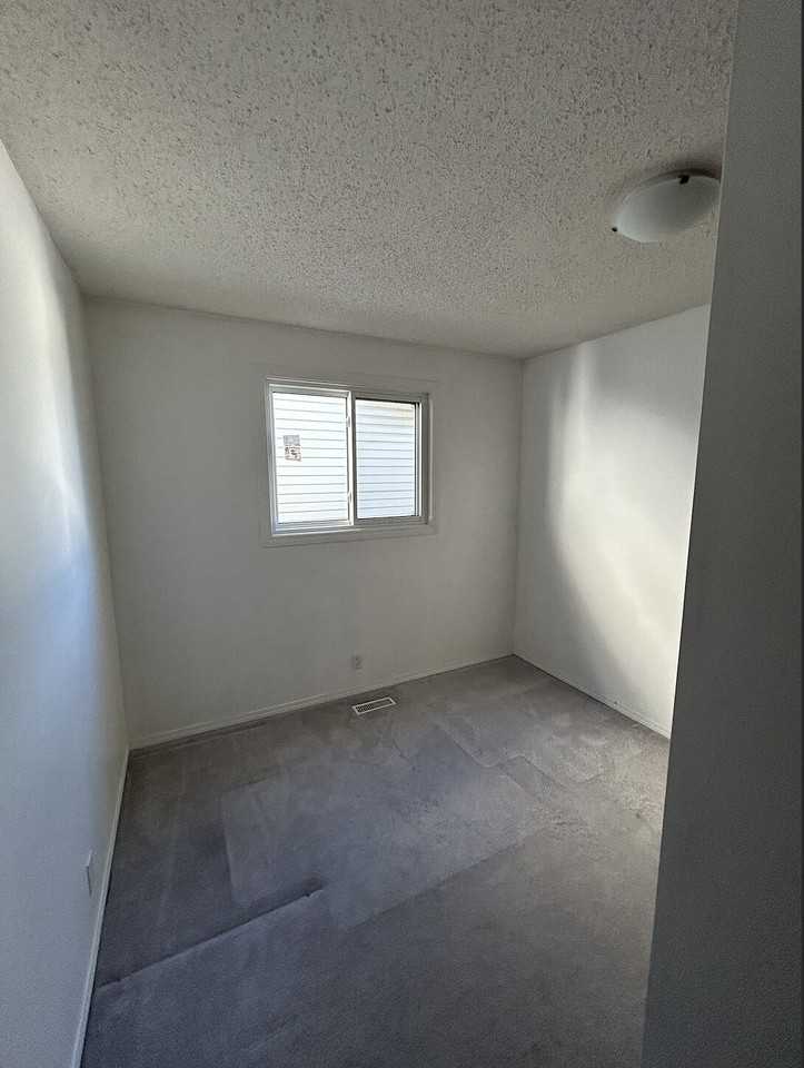 172 Castledale Way Ne - Photo 5 of 11
