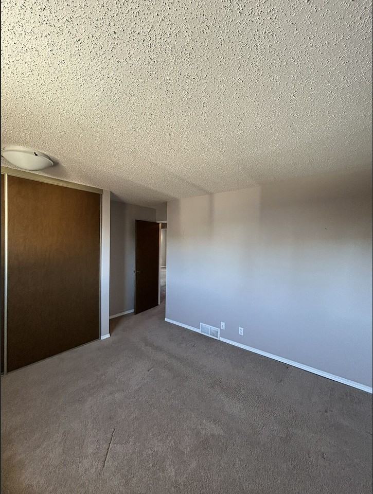 172 Castledale Way Ne - Photo 6 of 11