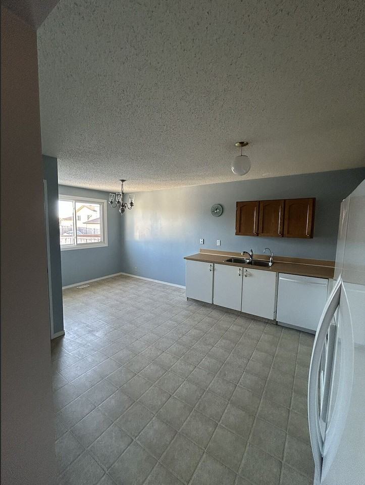172 Castledale Way Ne - Photo 7 of 11