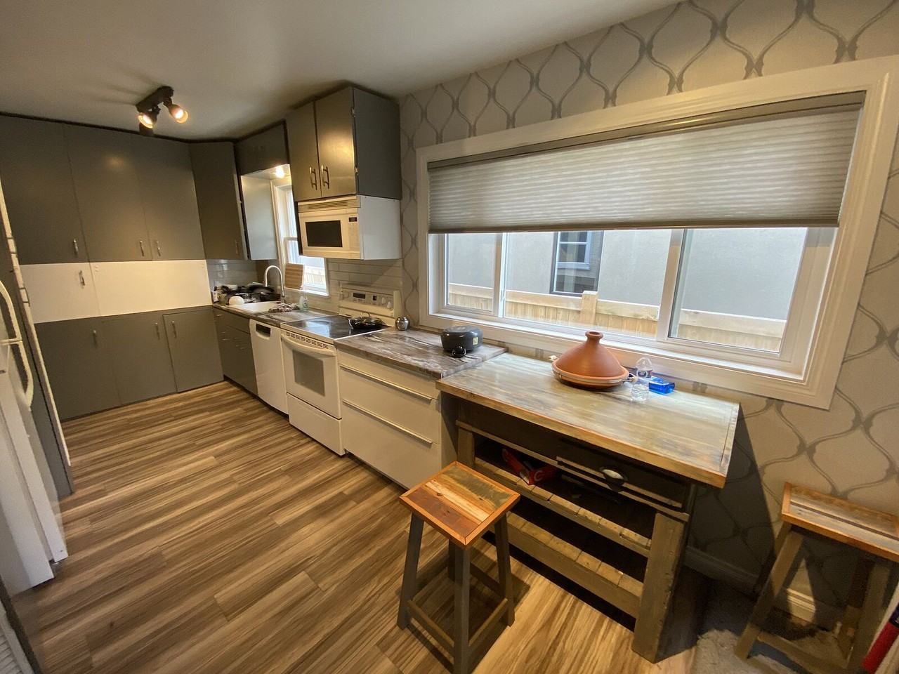 11229 78 Ave Nw - Photo 4 of 9