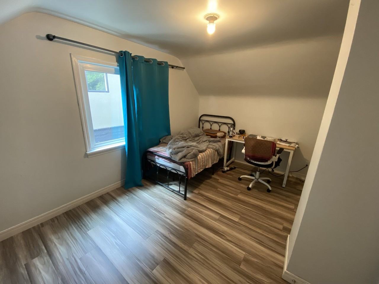 11229 78 Ave Nw - Photo 6 of 9