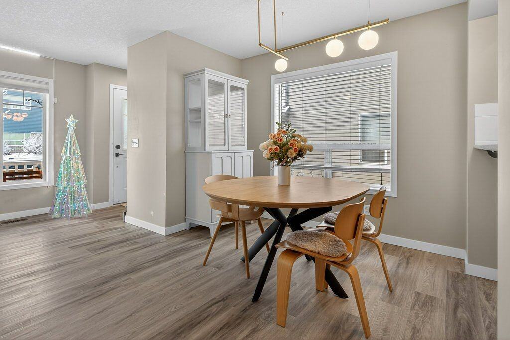 1012 Windsong Dr Sw - Photo 5 of 35