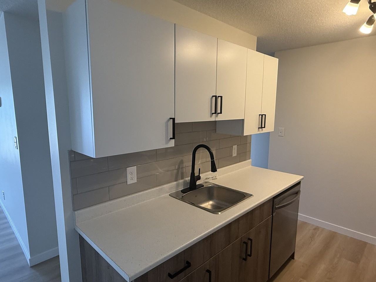 6208 180 St Nw - Photo 4 of 22
