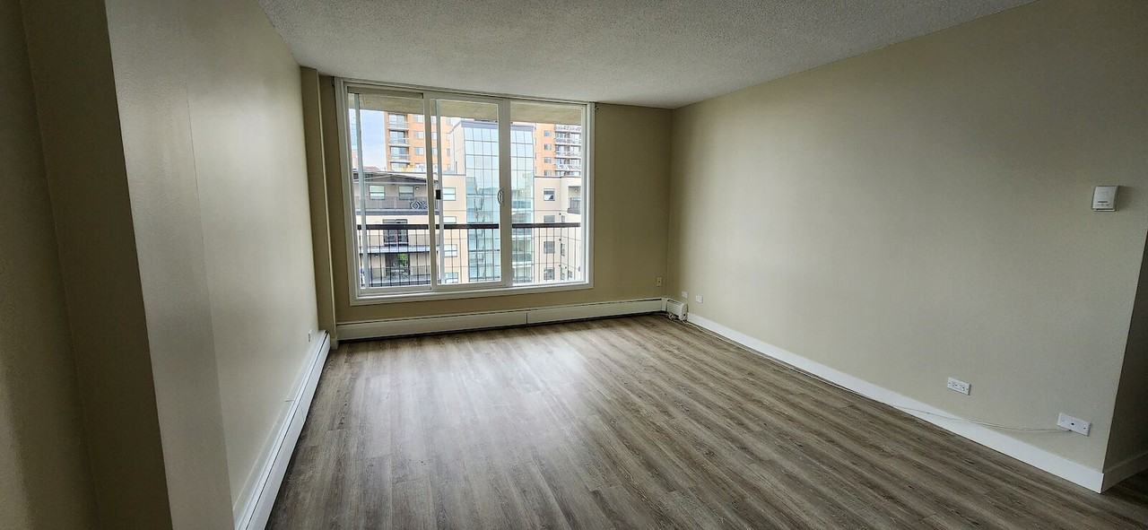 1312 13 Ave Sw - Photo 2 of 14