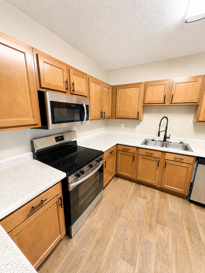 1730 S 11th St - Photo 2 of 25