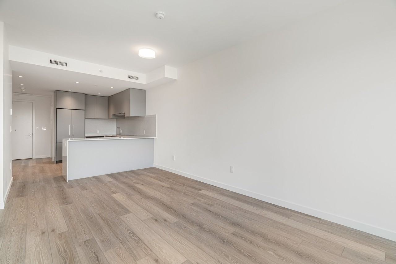 3137 Broadway W - Photo 7 of 12