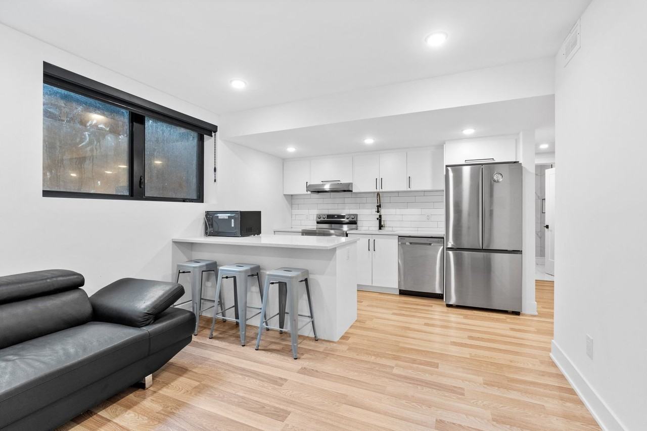1398 Fisher Ave - Photo 5 of 10