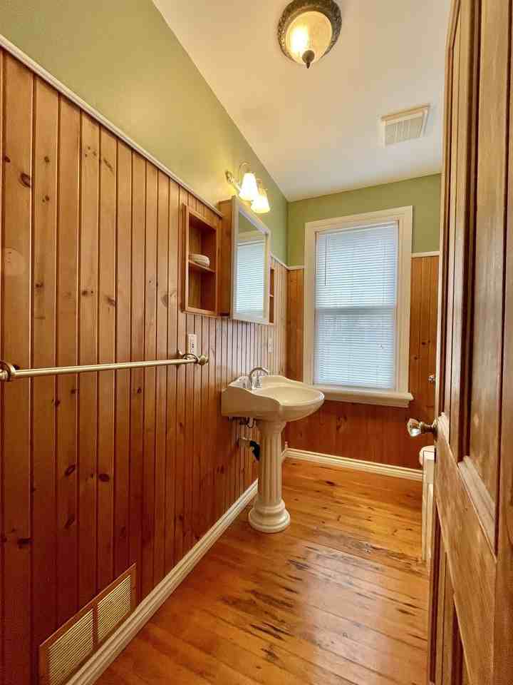 109 Henderson Ave - Photo 6 of 14
