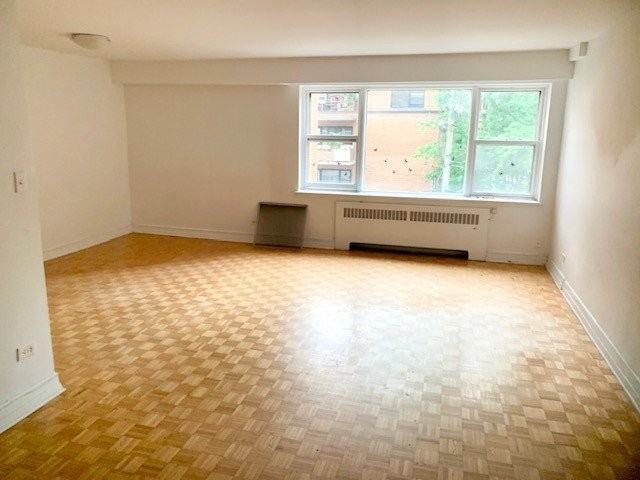 250 Av Kensington - Photo 2 of 2