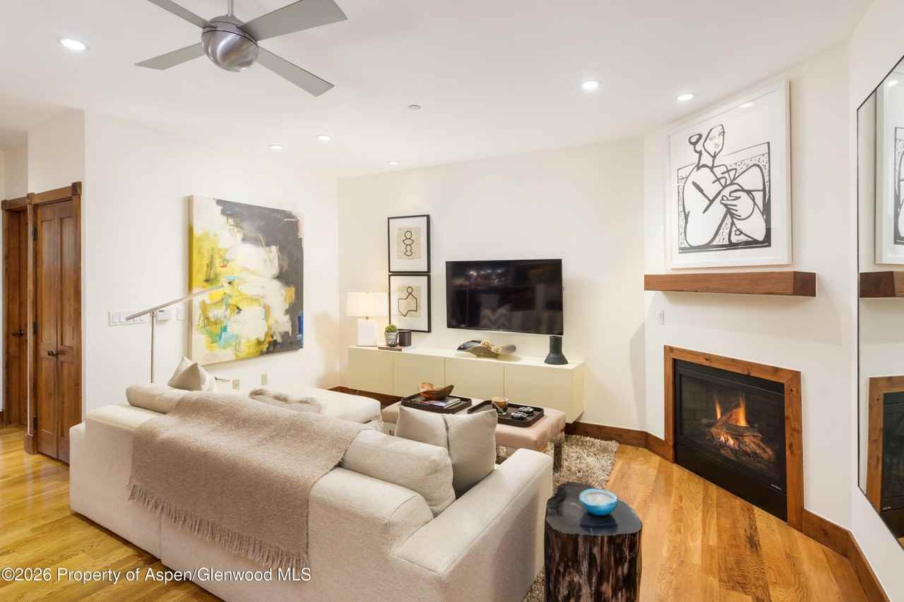 507 W Main St #C101 - Photo 4 of 17